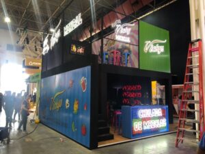 Lee más sobre el artículo Explora las tendencias en el diseño de displays y stands para expos